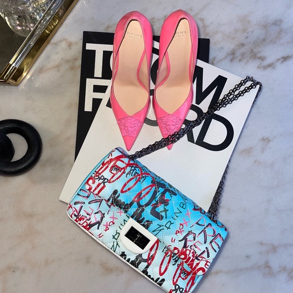 New "Flaunt It" - Multicolored Graffiti Handbag - Picture 3 of 17